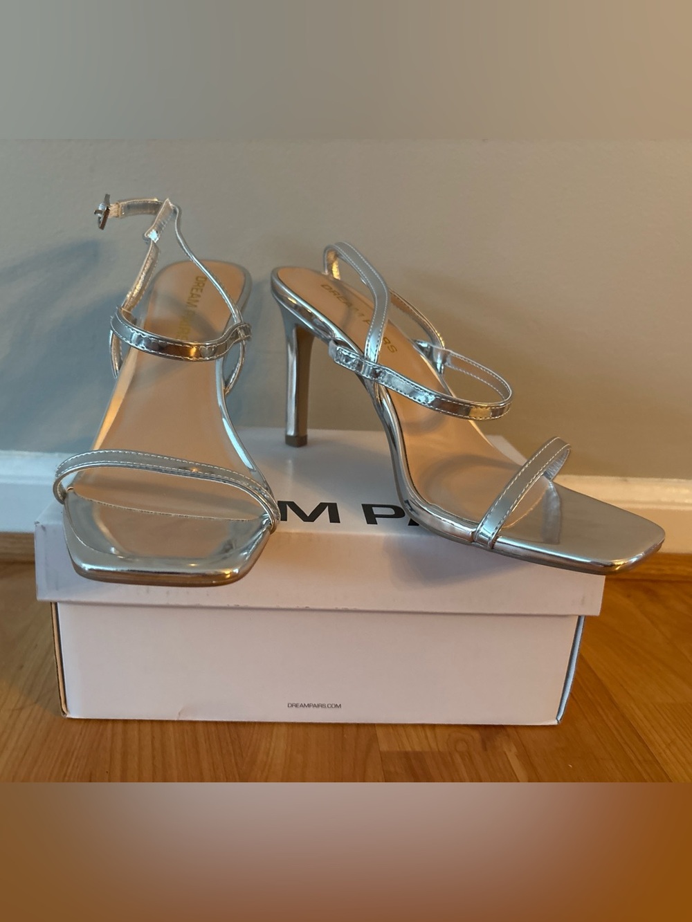 DREAM PAIRS Silver Patent Strappy Stiletto Heels NIB Size 8